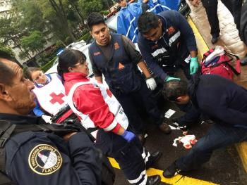 IMPIDE SSP-CDMX LINCHAMIENTO Y DETIENE A UN PROBABLE RESPONSABLE DE ROBO CON VIOLENCIA