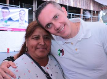 ADRIÁN RUBALCAVA SE COMPROMETE CON MUJERES A  COMBATIR LA VIOLENCIA INTRAFAMILIAR EN CUAJIMALPA