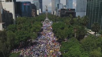Movimiento Ciudadano, Acción Nacional y Revolución Democrática, se hacen presentes en el Ángel de la Independencia