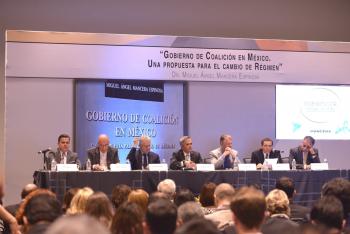 El Coordinador del Proyecto de Gobierno de Coalición, Miguel Ángel Mancera, presenta el libro “Gobierno de Coalición en México. Una propuesta para el cambio de régimen”.