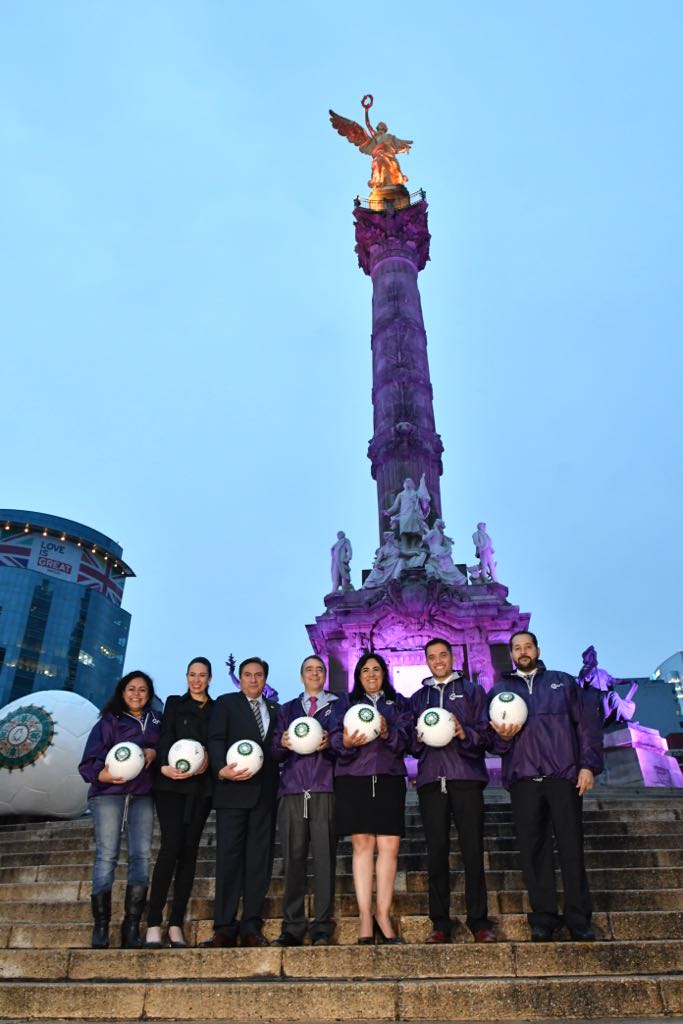 IECM ilumina de morado monumentos de Paseo de la Reforma, para convocar al voto