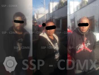 POR EL DELITO DE ROBO A NEGOCIO CON VIOLENCIA POLICÍAS DETIENEN A TRES Y RECUPERAN MERCANCÍA