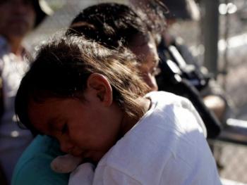 Juez amplia plazo para regresar a los niños con sus familias en EU