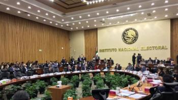 Por retener sueldo de trabajadores, el INE multa al PRI