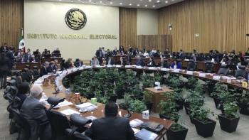 Prepara INE multas a partidos por mil mdp