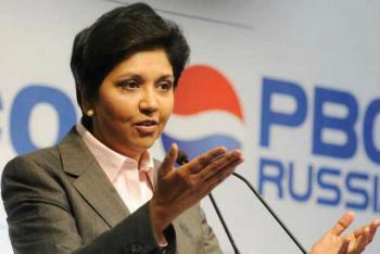 Renuncia CEO de Pepsi, Indra Nooyi