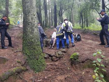 RESCATA SSP-CDMX A DOS PERSONAS EXTRAVIADAS EN EL BOSQUE DEL DESIERTO DE LOS LEONES