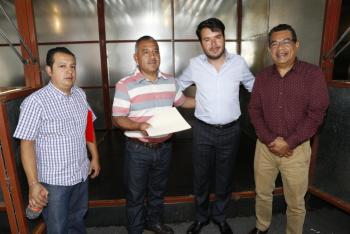 Instalan locales temporales para vendedores del Mercado Santa Cecilia