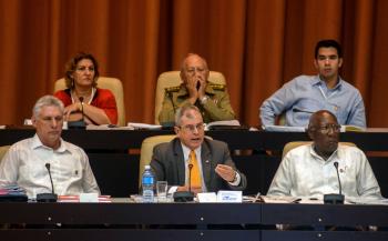 En Cuba se inicia debate sobre su Constitución