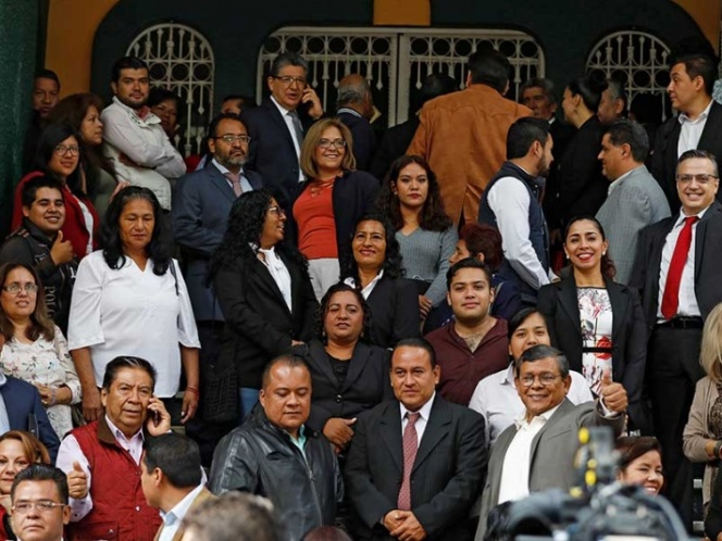 AMLO se reúne con senadores electos de Morena