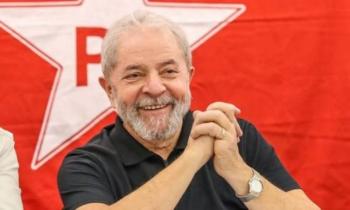 PT registra a Lula como candidato presidencial