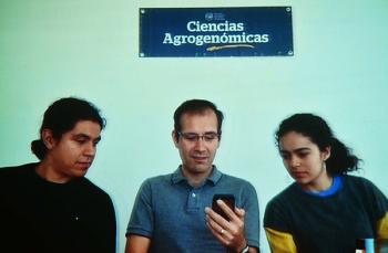 Alumnos de la UNAM participarán en competencia internacional de tecnología agrícola en Holanda