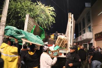 LIBERAN DE COMERCIANTES INFORMALES CALLES  DEL CENTRO DE XOCHIMILCO