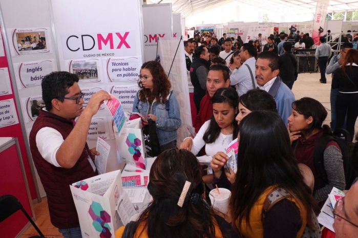 Ofertan mil 600 vacantes para jóvenes en CDMX