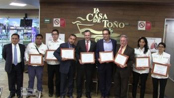 Certifican 28 sucursales de cadena de restaurantes como espacios 100% libres de humo de tabaco