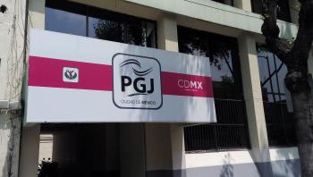 Gobierno capitalino entrega unidades y equipo nuevo a peritos de la PGJ