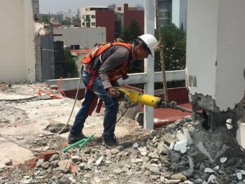 Concluye demolición de inmueble dañado en Benito Juárez