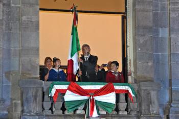 Celebra Tlalpan tradicional Grito de Independencia