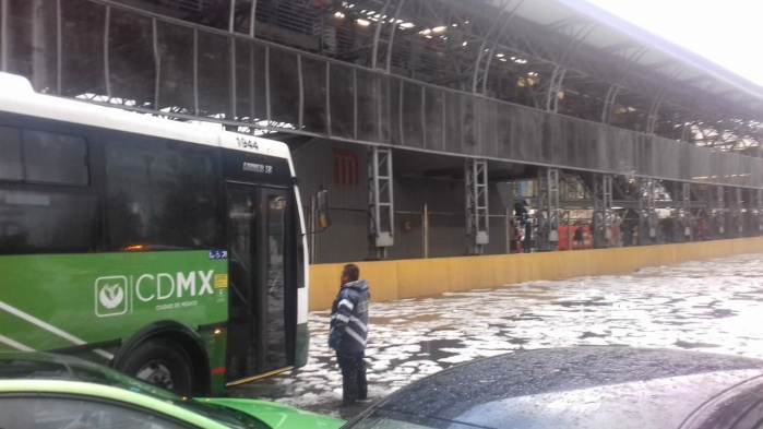 Auxilió SSP-CDMX a automovilistas afectados por anegaciones en la capital del país