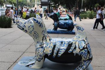 INAUGURÓ DIONE ANGUIANO EXPOSICIÓN DE XOLOTLS Y JAGUARES EN PASEO DE LA REFORMA