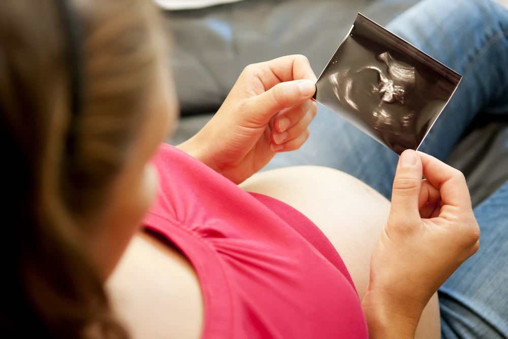 Plantean expedir Ley General de Protección a las Mujeres Embarazadas