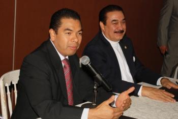 Otorgan becas a trabajadores del GCDMX para estudios de posgrado en Derecho