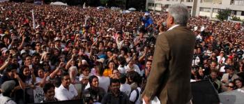 AMLO regresa a la plaza de las Tres Culturas