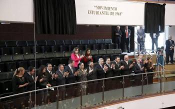 Con letras doradas en los muros del Senado, rinden homenaje al Movimiento Estudiantil de 1968