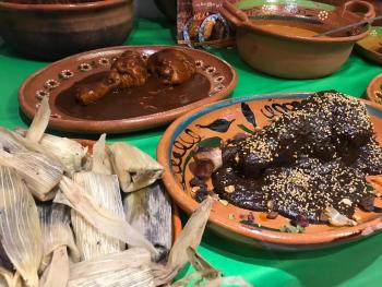 Promueve Martí Batres Feria Nacional del Mole 2018