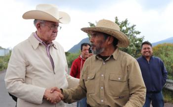 Recorre Jiménez Espriú y el Frente en Defensa de la Tierra, terrenos del NAIM