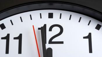 No se te olvide atrasar tu reloj