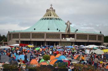 EN ORDEN Y SIN INCIDENTES LLEGAN LOS PRIMEROS 35 MIL PEREGRINOS DE ATLACOMULCO