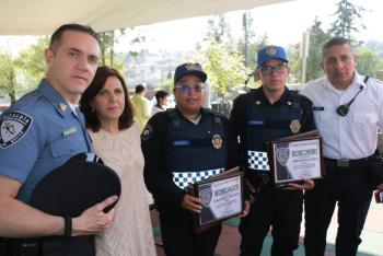 ADRIÁN RUBALCAVA Y VECINOS DE CUAJIMALPA RECONOCEN LABOR DE ELEMENTOS DE SEGURIDAD PÚBLICA