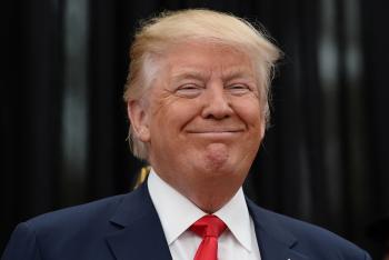 Planea Trump eliminar el derecho a la ciudadanía para nacidos en EEUU