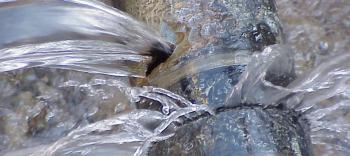 En pleno corte de agua, reportan fugas