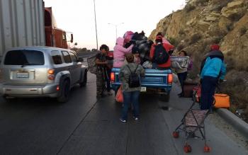 Corren a migrantes de Tijuana