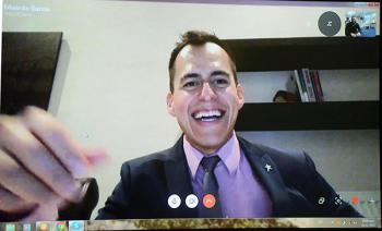 Alumno de la UNAM se titula desde Bruselas en Relaciones Internacionales