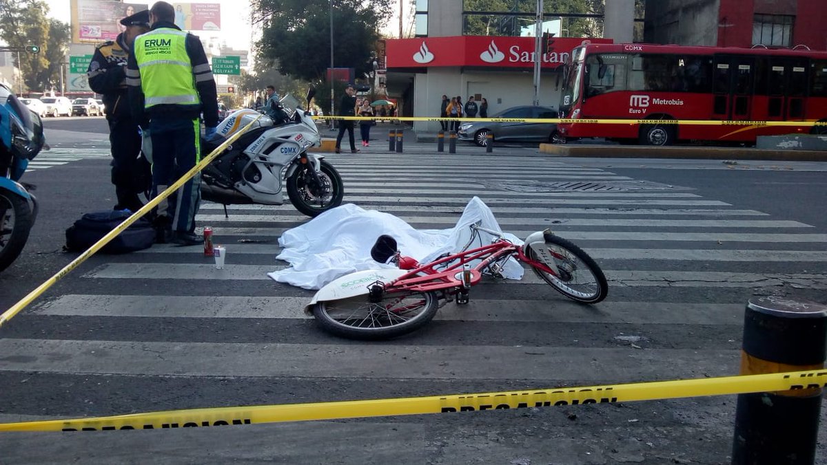 Muere ciclista al ser atropellada en avenida Chapultepec