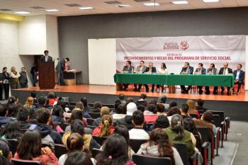 FRANCISCO CHÍGUIL ENTREGA $2,000,000 EN BECAS Y RECONOCIMIENTOS  A JÓVENES PRESTADORES DE SERVICIO SOCIAL