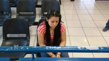 En el Salvador dejan libre a mujer acusada de abortar