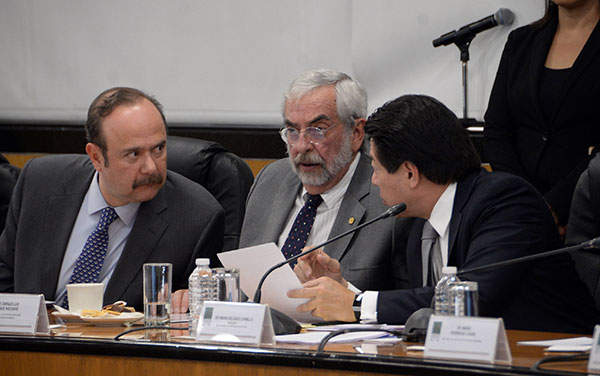 Se compromete el rector de la UNAM a reducir su salario a partir de enero