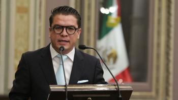 Van 24 aspirantes para gobernador interino de Puebla