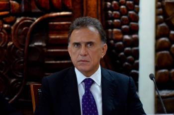 Vinculan a Yunes y al dueño de El Financiero en actos de corrupción