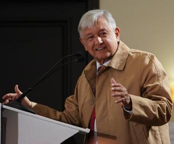 Da López Obrador ultimátum para presentar declaración de bienes