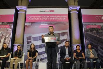Reciben damnificados por sismo 19-S tarjeta de apoyo para renta