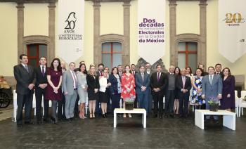 Reconocen especialistas 20 años de esfuerzo de organismos electorales locales