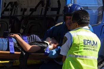 Ambulancia Aérea de SSC traslada a una conductora y dos Policías lesionados tras chocar en persecución