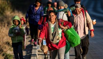 Siguen su camino migrantes hacia EU