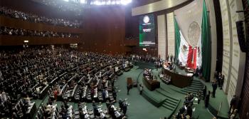 Presentan diputados del PAN informe en San Lázaro