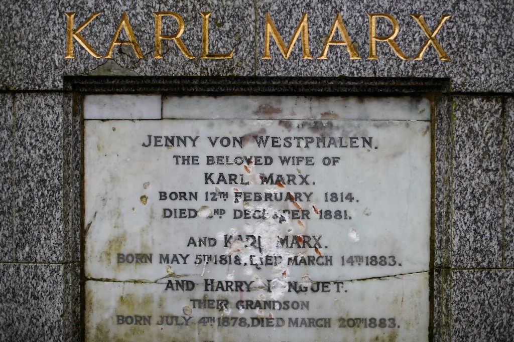 En Londres, vandalizan tumba de Karl Marx